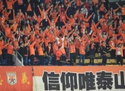 IM电竞-巴萨回归首秀大放异彩，海港主场球迷高呼名字